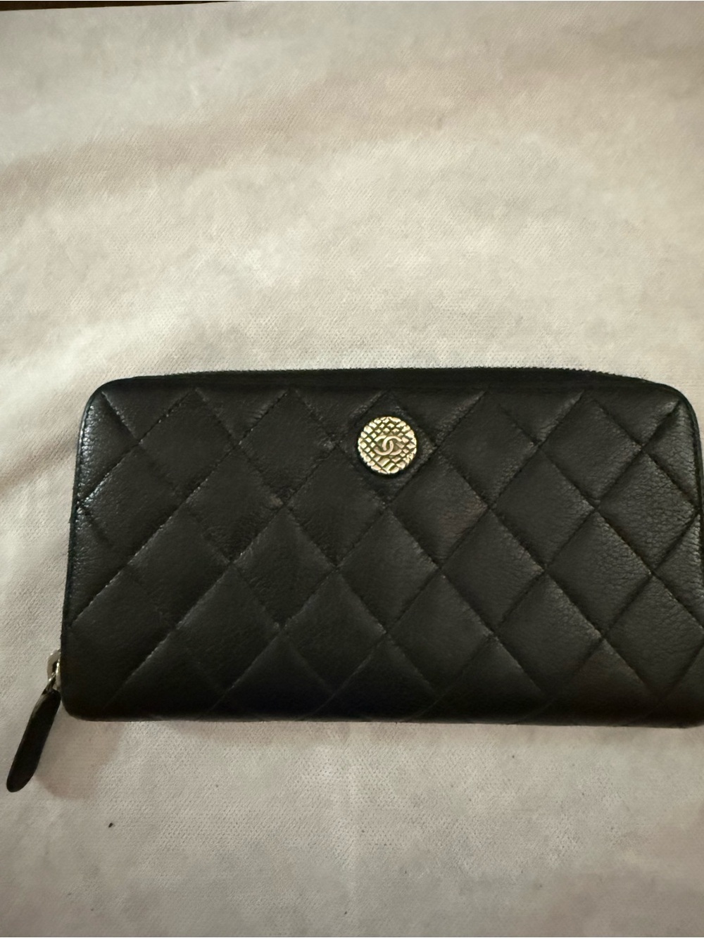 CHANEL black quilted caviar CC medallion continental wallet (full inclusion)